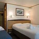The Originals Access, Hotel