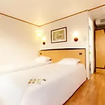 The Originals Access, Hotel