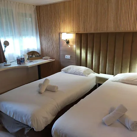 Hotel The Originals Access, Foix