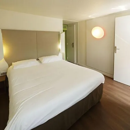 Hotel The Originals Access, Foix