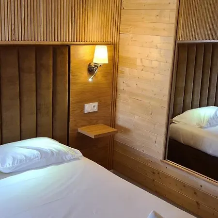 The Originals Access, Hotel Foix