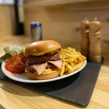 The Originals Access, Hotel