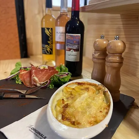 The Originals Access, Hotel