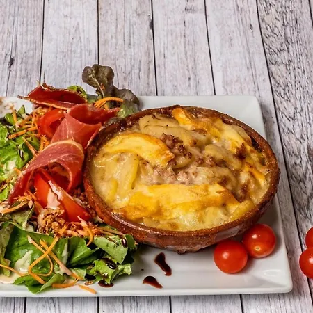 The Originals Access, Hotel