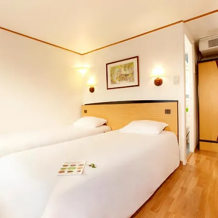 The Originals Access, Hotel